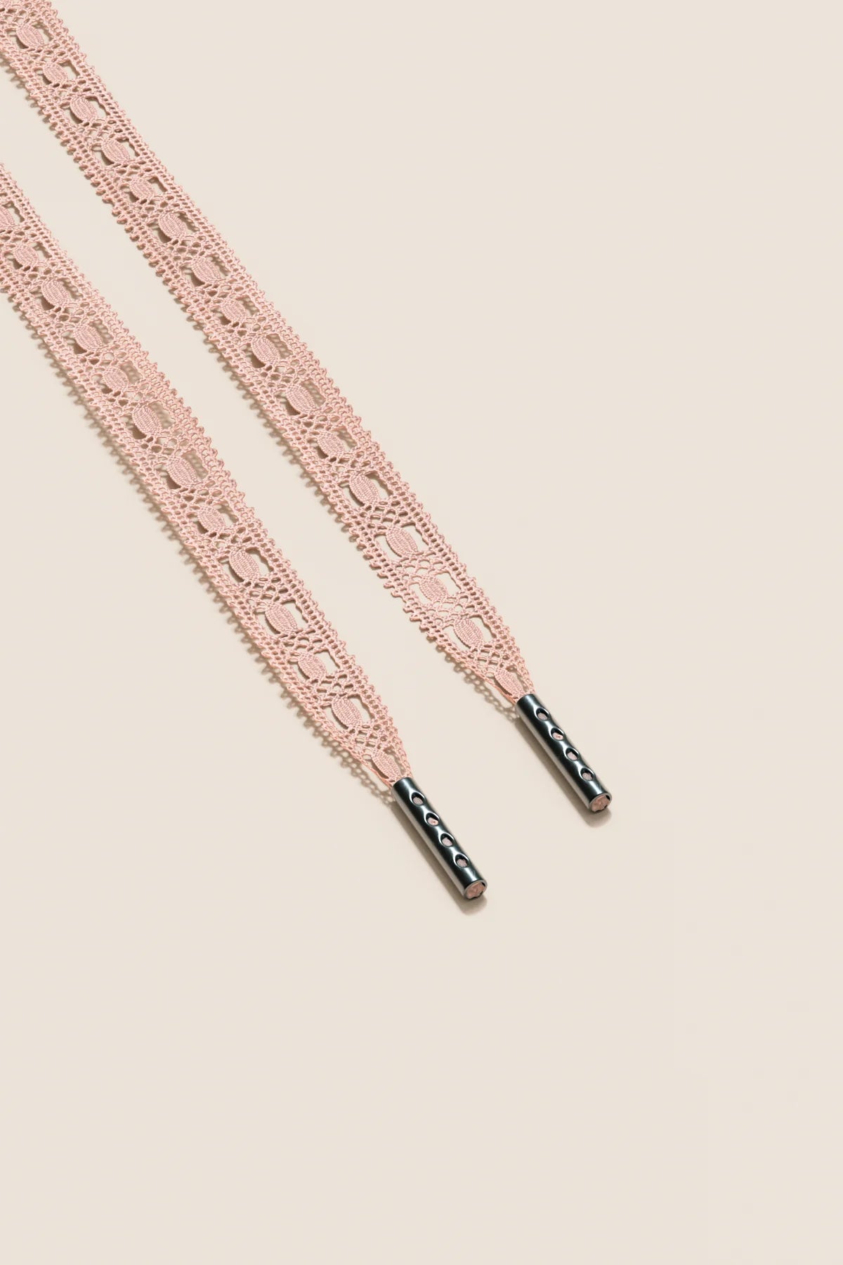 Senkels Salmon Crochet Shoelaces with Black Nickel Aglets
