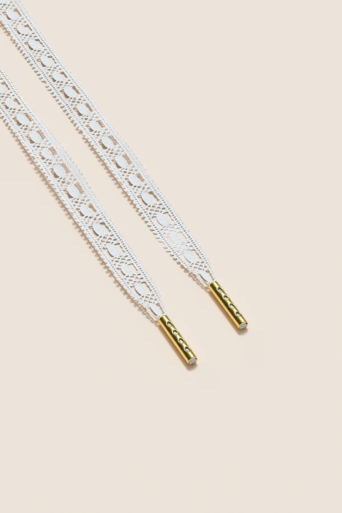 Senkels White Crochet Shoelaces with Gold Aglets