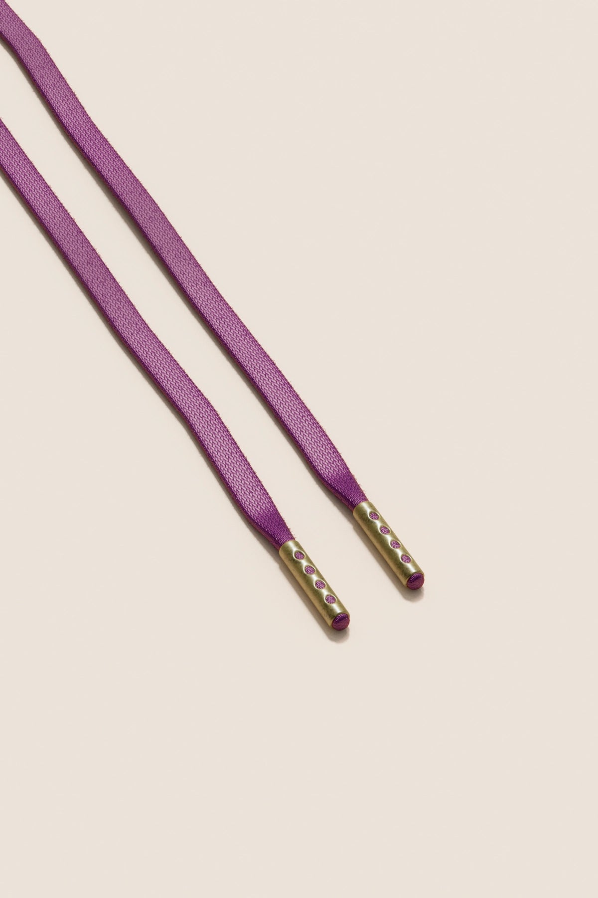 Senkels Plum 3mm Flat Waxed Shoelaces with Brass Aglets